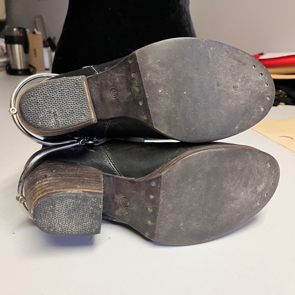 Leather boots - Picture 4 of 5